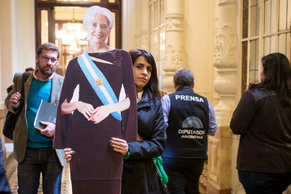 Victoria Donda llegó al Congreso con una “Christine Lagarde presidenta”