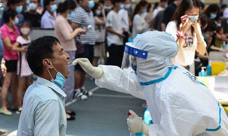 China detectó otros 71 casos de coronavirus de transmisión local y dijo que más de la mitad de ellos correspondían a la provincia de Jiangsu, de la cual Nanjing es capital. China detectó otros 71 casos de coronavirus de transmisión local y dijo que más de la mitad de ellos correspondían a la provincia de Jiangsu, de la cual Nanjing es capital.