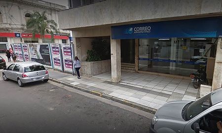 La sucursal del Correo Argentino de calle La Rioja al 2500 cerró momentáneamente ante la sospecha de un caso de coronavirus. La sucursal del Correo Argentino de calle La Rioja al 2500 cerró momentáneamente ante la sospecha de un caso de coronavirus.