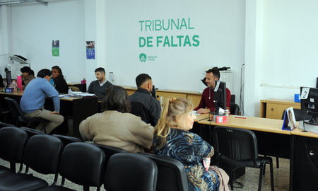 A través de este nuevo canal, las y los vecinos de la ciudad pueden elevar cualquier tipo de consulta relacionada con el Tribunal de Faltas. A través de este nuevo canal, las y los vecinos de la ciudad pueden elevar cualquier tipo de consulta relacionada con el Tribunal de Faltas.