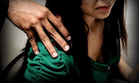 La mujer fue abusada por su padre y su hermano desde que tenía 13 años, y se animó a denunciarlos en 2020, a los 27 años de edad. Imagen ilustrativa.