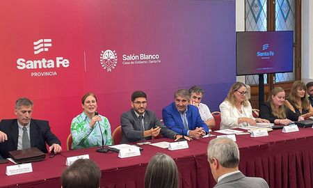 Desde el gobierno de Santa Fe aseguraron que la intención es acompañar las políticas impulsadas por el presidente de la Nación, Javier Milei. Desde el gobierno de Santa Fe aseguraron que la intención es acompañar las políticas impulsadas por el presidente de la Nación, Javier Milei.