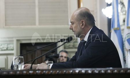 Omar Perotti dio su primer discurso como gobernador de Santa Fe, luego de jurar con la presencia del presidente Alberto Fernández Omar Perotti dio su primer discurso como gobernador de Santa Fe, luego de jurar con la presencia del presidente Alberto Fernández