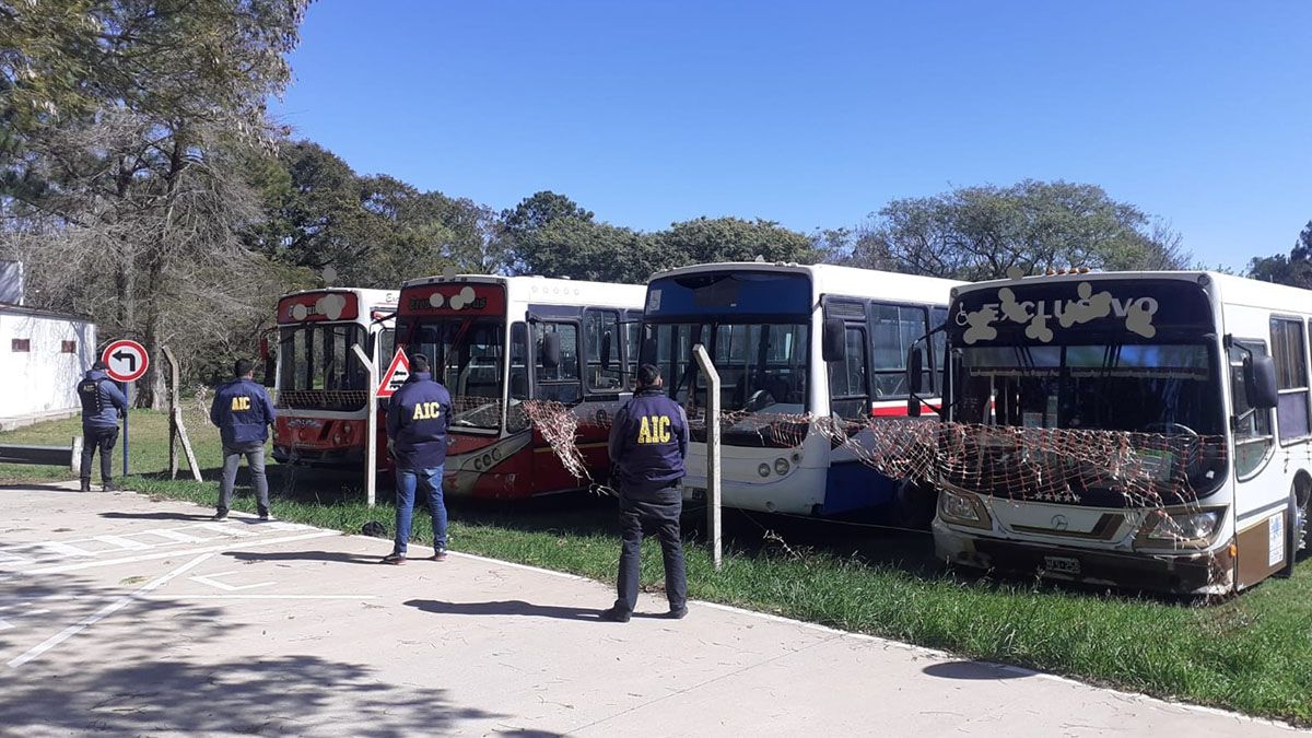La AIC llevó a cabo dos allanamientos en Rincón, ante la denuncia de la prestación irregular del servicio de transporte de pasajeros por colectivos por parte de una empresa.