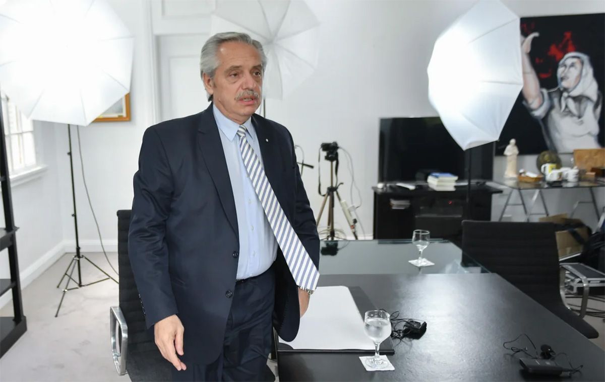 La Justicia porcesó al ex presidente Alberto Fernández en la causa Seguros.