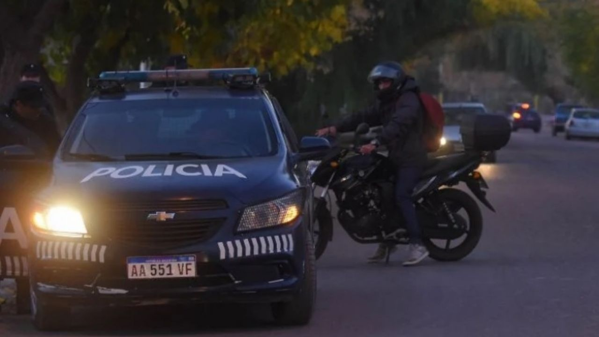 El agresor viajó de Berazategui a Ensenada para atacar al supuesto amante de su esposa.