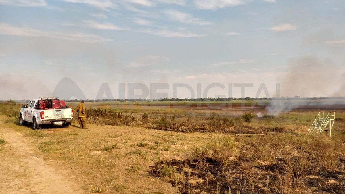 Este lunes se registraron incendios en distintos puntos de la zona costera sobre las rutas 1 y 168.