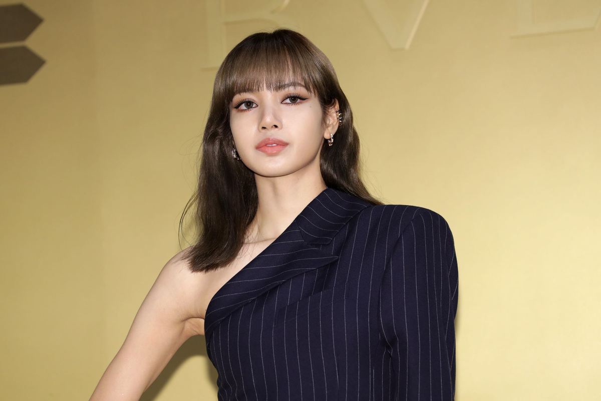 Lisa de BLACKPINK se contagi&oacute; de Covid-19.