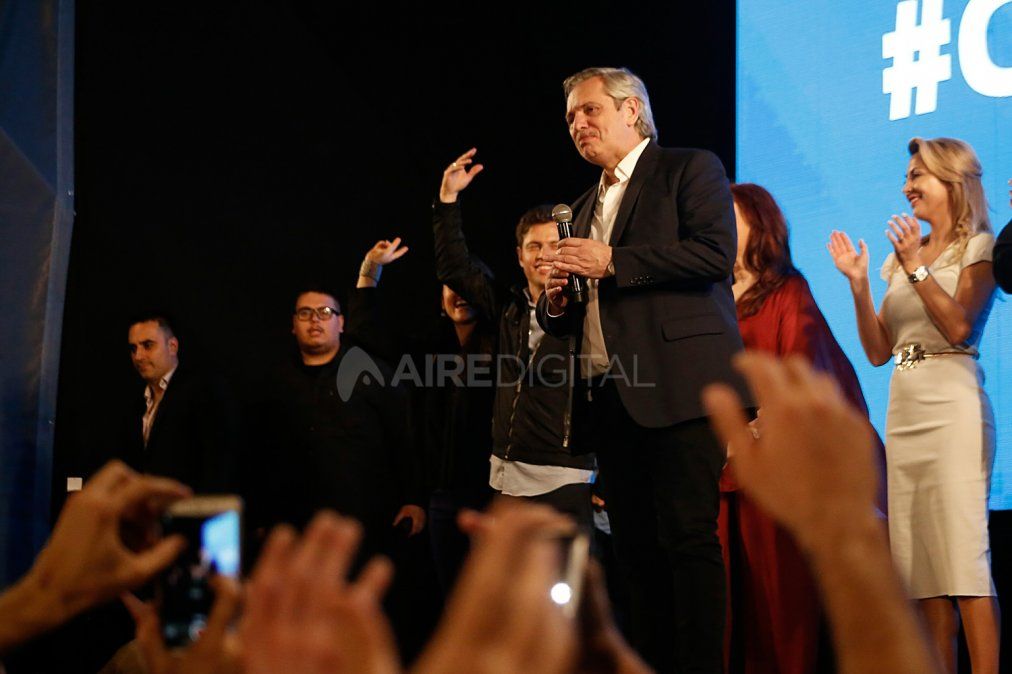 Así se vivió el triunfo electoral en el búnker del Frente de Todos en Buenos Aires