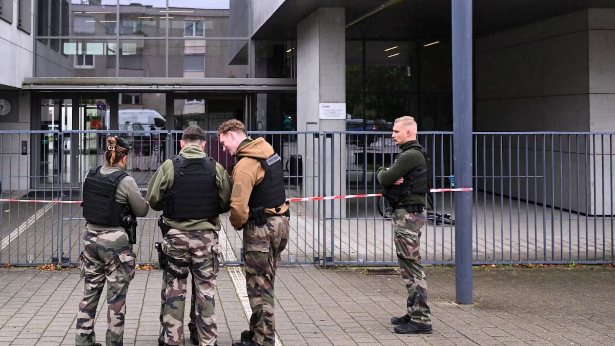 Un estudiante de 14 años apuñaló con un cuchillo a su profesora de música en Francia.