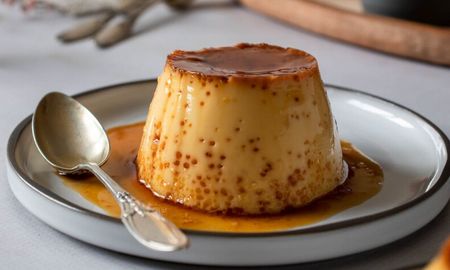 El flan casero es un postre ideal para sorprender a todos. El flan casero es un postre ideal para sorprender a todos.