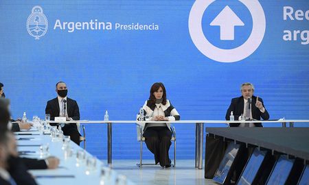 En diálogo con AIRE, Roberto Bacman, analista político, sociólogo y director de CEOP (Centro de Estudios de Opinión Pública) analizó el escenario y advirtió que la salida de Guzmán del gobierno no se dio de un día para otro, sino que fue parte de un proceso. En diálogo con AIRE, Roberto Bacman, analista político, sociólogo y director de CEOP (Centro de Estudios de Opinión Pública) analizó el escenario y advirtió que la salida de Guzmán del gobierno no se dio de un día para otro, sino que fue parte de un proceso.