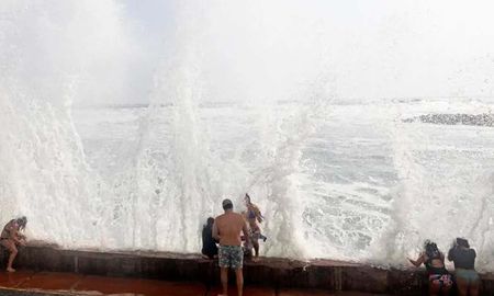 La Marina de Guerra advirtió sobre posibles olas en todo el litoral de Perú tras el terremoto de magnitud 8,7 en la península de Kamchatka. La Marina de Guerra advirtió sobre posibles olas en todo el litoral de Perú tras el terremoto de magnitud 8,7 en la península de Kamchatka.