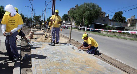 El gobernador reconoció lentitud en la obra de Av.Peñaloza