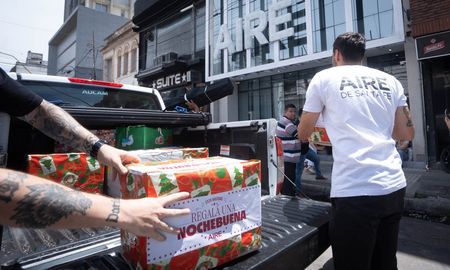 Llegamos a las 1.200 cajas navideñas de la campaña solidaria de AIRE y Los Sin Techo, y ya vemos las 1.350 en el horizonte. Llegamos a las 1.200 cajas navideñas de la campaña solidaria de AIRE y Los Sin Techo, y ya vemos las 1.350 en el horizonte.