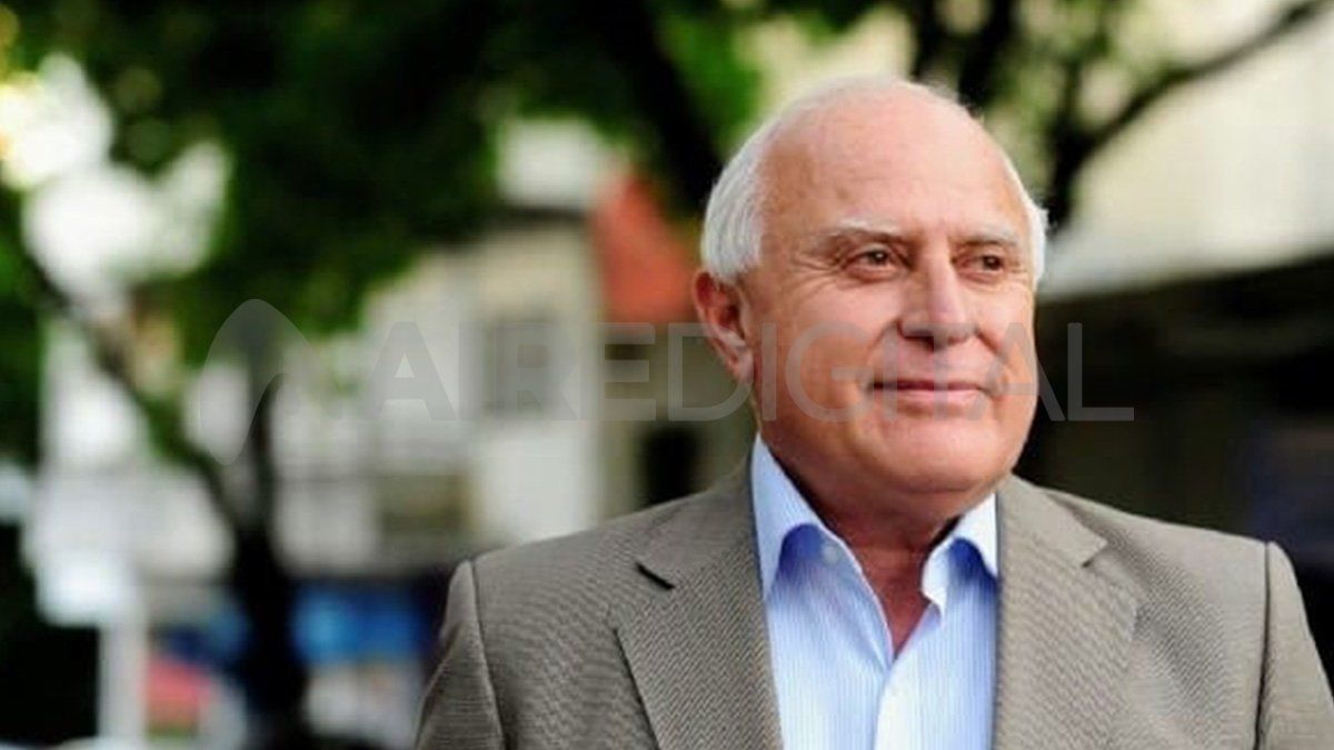 Lifschitz comenzó con síntomas compatibles con coronavirus el 10 de abril y un día más tarde confirmó a través de una publicación en Twitter que el hisopado le había dado positivo.