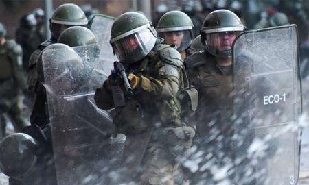 ante las denuncias, carabineros suspendieron el uso de balines de goma ante las denuncias, carabineros suspendieron el uso de balines de goma