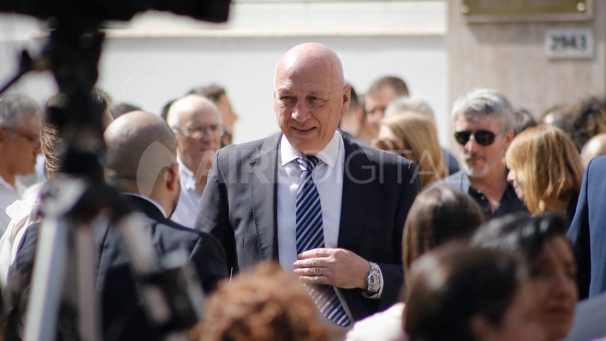 El exgobernador Antonio Bonfatti encabezará una de las listas de precandidatos a diputadores provinciales por el Socialismo.