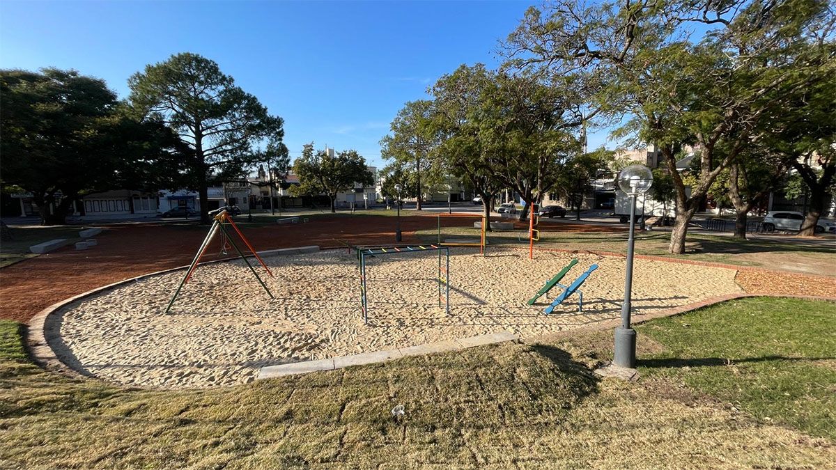 Se realizó la plantación de nuevas especies arbóreas y la parquización de todo el espacio.