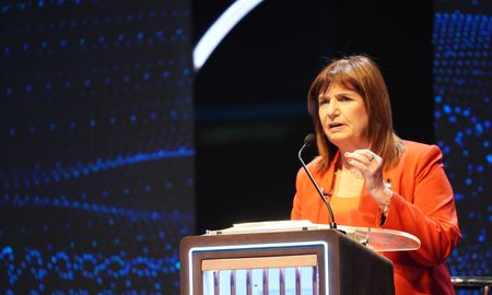 Patricia Bullrich respalda a Javier Milei en el balotaje del 19 de noviembre ante Sergio Massa. Patricia Bullrich respalda a Javier Milei en el balotaje del 19 de noviembre ante Sergio Massa.