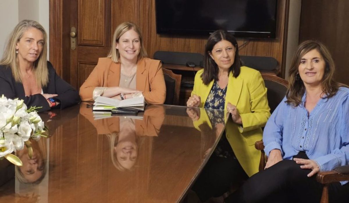 Scaglia se reunió con Clara Garcia