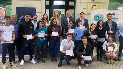 Programa de empleo municipal en Santa Fe: se entregaron diplomas a los jóvenes que se especializaron en distintos cursos