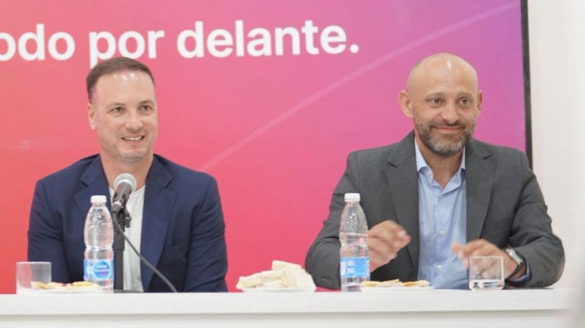 Los ministros de Obras Públicas de Santa Fe, Lisandro Enrico, y de Desarrollo Productivo, Gustavo Puccini. Los ministros de Obras Públicas de Santa Fe, Lisandro Enrico, y de Desarrollo Productivo, Gustavo Puccini.