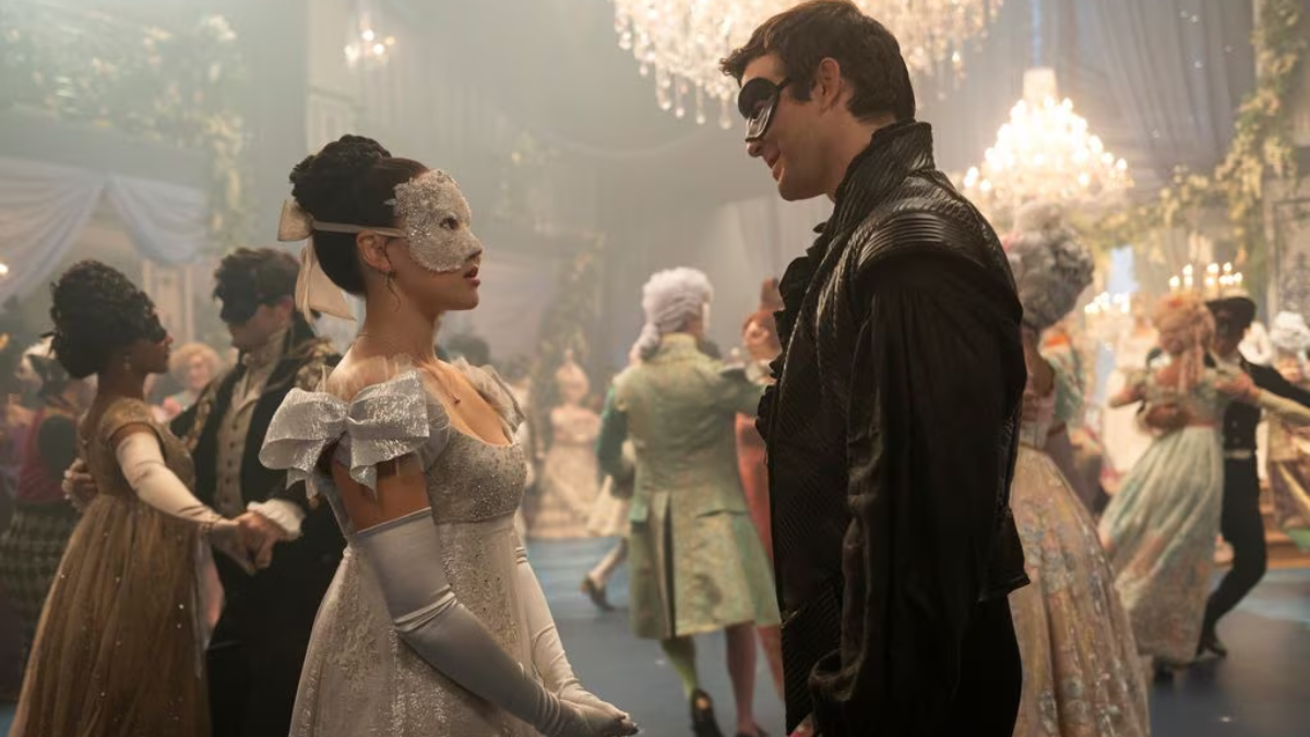 El emblemático baile de máscaras de Violet Bridgerton será el escenario del primer encuentro entre los protagonistas, dando inicio a una narrativa visualmente deslumbrante.