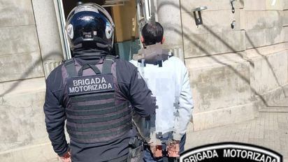 En pleno centro de Santa Fe intentó robar dos celulares y terminó preso