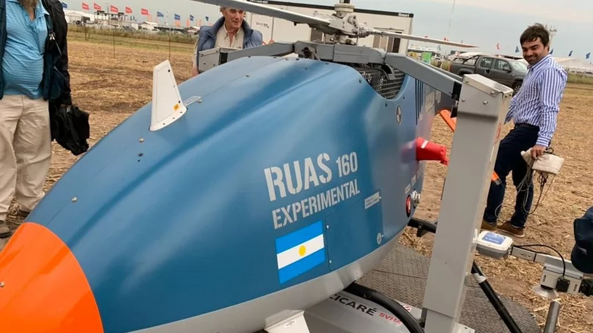 Nicolás Marinelli es el hacedor del RUAS-160 un sistema no tripulado de alas rotativas, híbrido entre un dron y un helicóptero que originado para monitoreo para seguridad.