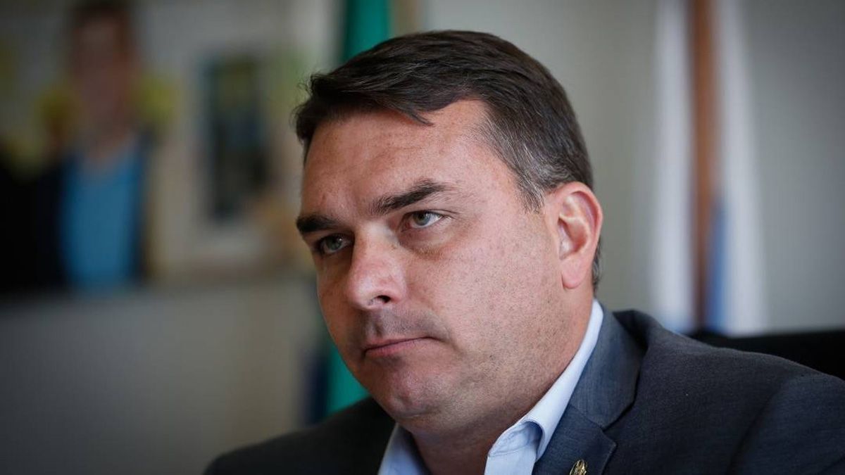 La Fiscalía recibió un pedido de más de 50 diputados de la oposición sobre una eventual participación de la Abin y del Gabinete de Seguridad Institucional (GSI) en una supuesta producción de informes para orientar a los abogados de Flávio Bolsonaro.