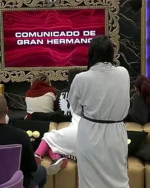 El dueño de la casa les dio 15 minutos para retirar los alimentos de los dormitorios y mejorar las condiciones de higiene. El dueño de la casa les dio 15 minutos para retirar los alimentos de los dormitorios y mejorar las condiciones de higiene.
