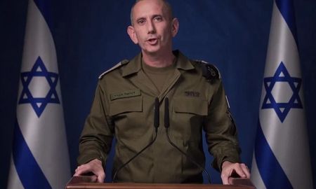 El portavoz de las Fuerzas de Defensa de Israel (FDI), Daniel Hagari, confirmó este domingo que las tres rehenes que se encontraban en manos de la organización terrorista Hamás fueron liberadas. El portavoz de las Fuerzas de Defensa de Israel (FDI), Daniel Hagari, confirmó este domingo que las tres rehenes que se encontraban en manos de la organización terrorista Hamás fueron liberadas.