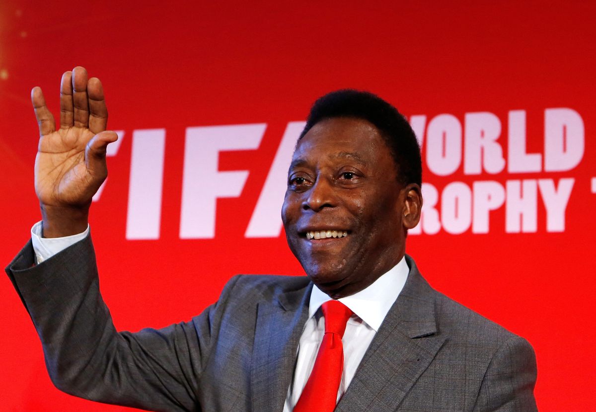 Pelé presenta una mejoría progresiva de su estado de salud