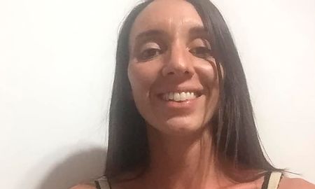 Una mujer de 38 años que estaba desaparecida desde ayer fue encontrada hoy descuartizada y quemada en una vivienda del partido bonaerense de Campana. Una mujer de 38 años que estaba desaparecida desde ayer fue encontrada hoy descuartizada y quemada en una vivienda del partido bonaerense de Campana.