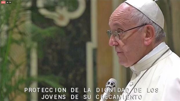 El Papa llamó a combatir el abuso de chicos en Internet, tras un nuevo “mea culpa” por los escándalos en la Iglesia