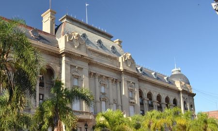 Este miércoles, el gobierno de Santa Fe retoma la discusión salarial con los gremios, en el marco de las paritarias. Este miércoles, el gobierno de Santa Fe retoma la discusión salarial con los gremios, en el marco de las paritarias.