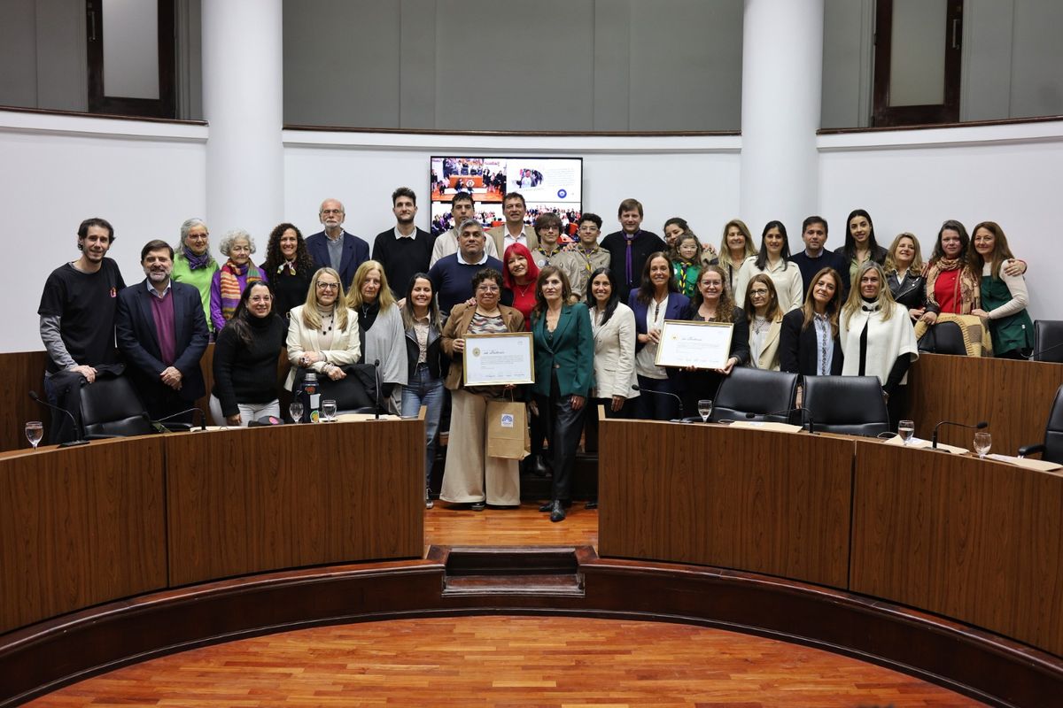 El Concejo de Santa Fe reconoció a personas e instituciones que trabajan en la defensa de los derechos de las infancias. El Concejo de Santa Fe reconoció a personas e instituciones que trabajan en la defensa de los derechos de las infancias.