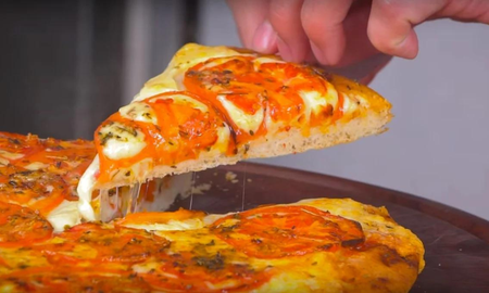 Argentina se alzó con un galardón histórico en el 31° Campeonato Mundial de la Pizza celebrado en Parma, Italia. Argentina se alzó con un galardón histórico en el 31° Campeonato Mundial de la Pizza celebrado en Parma, Italia.