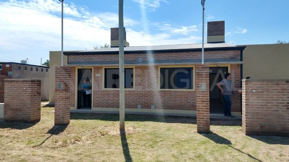 Ate entregó las llaves de siete viviendas en Santo Tomé.