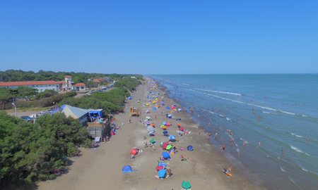 Tragedia en Pehuen Co: un matrimonio se ahogó en el mar intentando rescatar a su hijo Tragedia en Pehuen Co: un matrimonio se ahogó en el mar intentando rescatar a su hijo