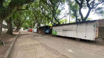 Santa Fe: esperaba comida en los carribares, le gritaron 