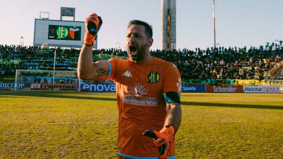 Jorge Carranza se retiró del fútbol a los 44 años y 192 días.