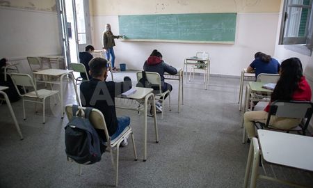 El sistema educativo de Argentina atraviesa una de las crisis más grandes. El sistema educativo de Argentina atraviesa una de las crisis más grandes.
