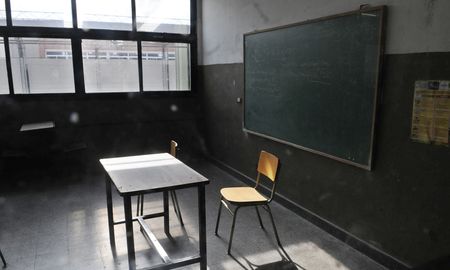 Las bases de Amsafé definieron el rechazo a la propuesta salarial presentada por el Gobierno de la provincia de Santa Fe en la paritaria docente. Las bases de Amsafé definieron el rechazo a la propuesta salarial presentada por el Gobierno de la provincia de Santa Fe en la paritaria docente.