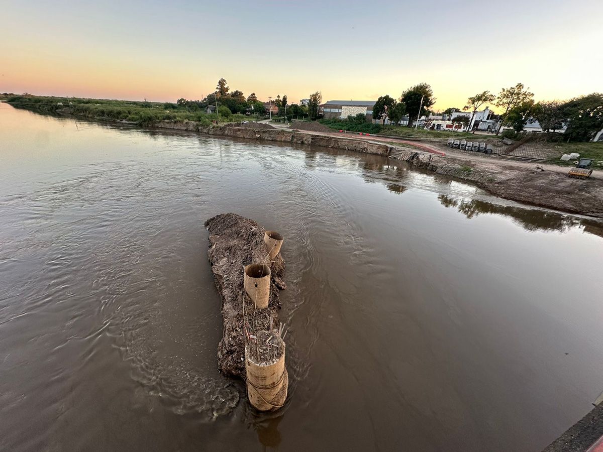 Vialidad Provincial desmintió problemas en la obra del nuevo puente Santa Fe - Santo Tomé por la crecida del río Salado. Vialidad Provincial desmintió problemas en la obra del nuevo puente Santa Fe - Santo Tomé por la crecida del río Salado.