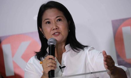 Fujimori es antiabortista, anticomunista y está a favor de la mano dura contra la inseguridad. Fujimori es antiabortista, anticomunista y está a favor de la mano dura contra la inseguridad.