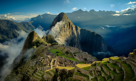 Arqueólogos descubren en Perú la colosal ciudadela inca de T’aqrachullo. El sitio supera a Machu Picchu en tamaño urbano y oculta miles de joyas de oro de la élite. Arqueólogos descubren en Perú la colosal ciudadela inca de T’aqrachullo. El sitio supera a Machu Picchu en tamaño urbano y oculta miles de joyas de oro de la élite.