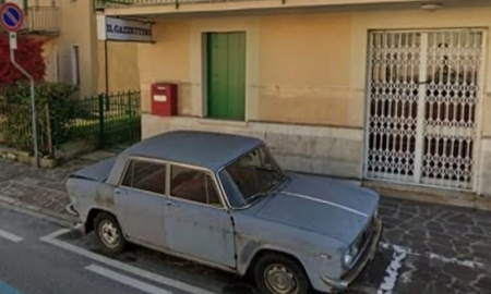 Retiraron un auto que estuvo estacionado 47 años en el mismo lugar
