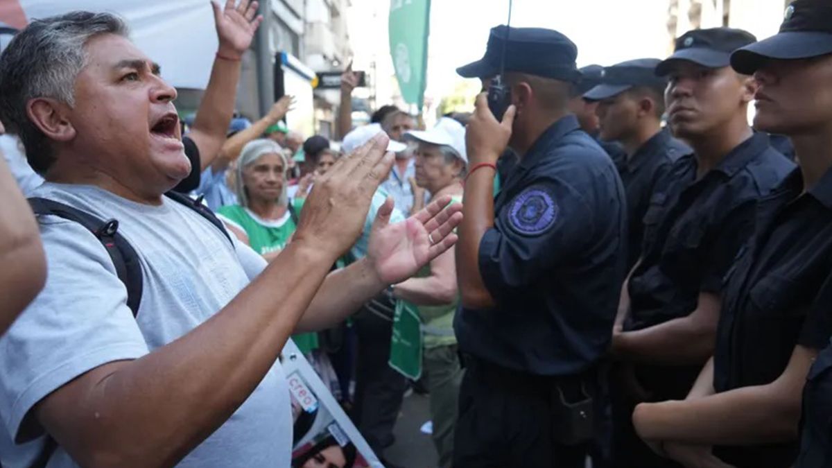 La Policía Reprimió La Protesta De Jubilados Frente Al Congreso Nacional